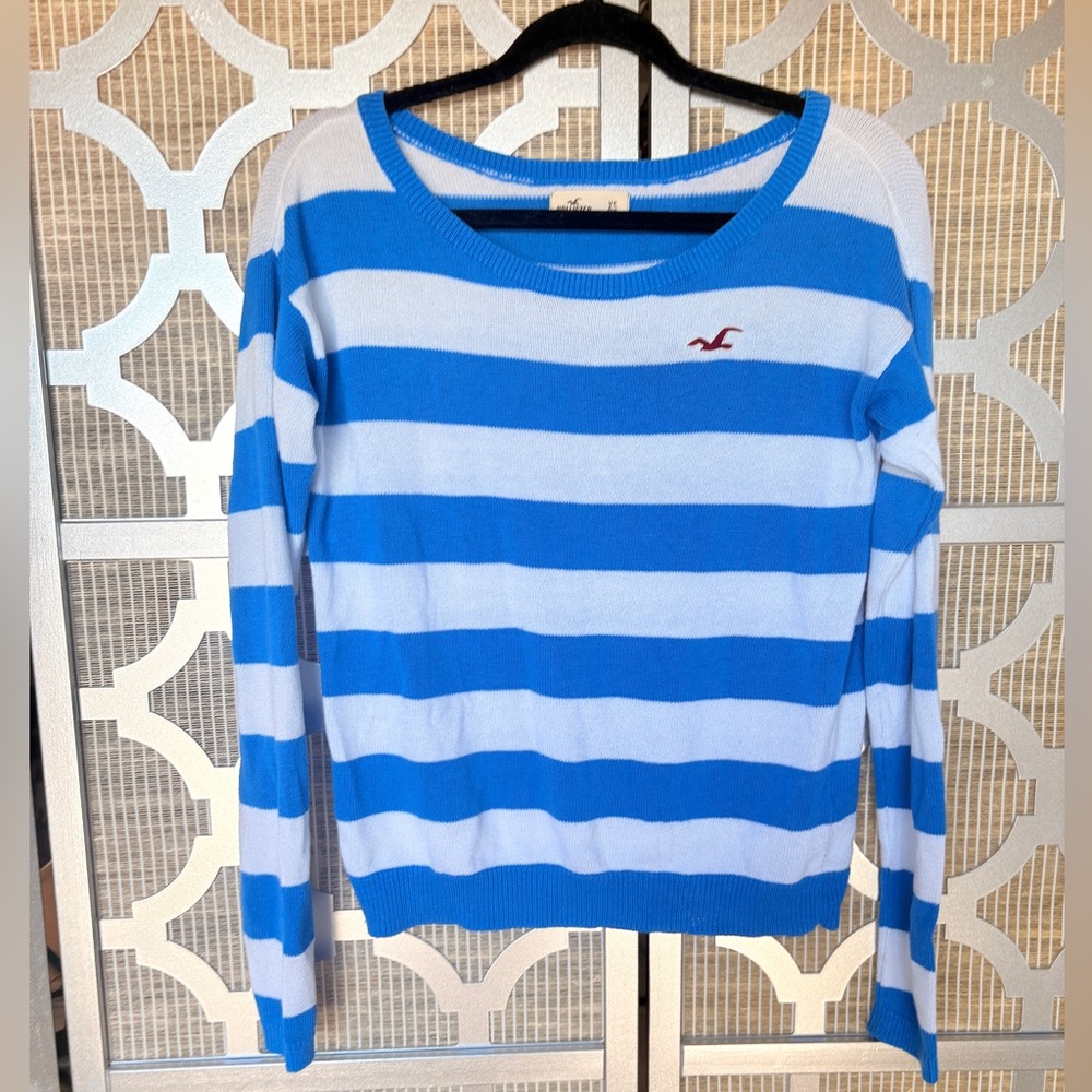 Hollister Blue and White Knit Top